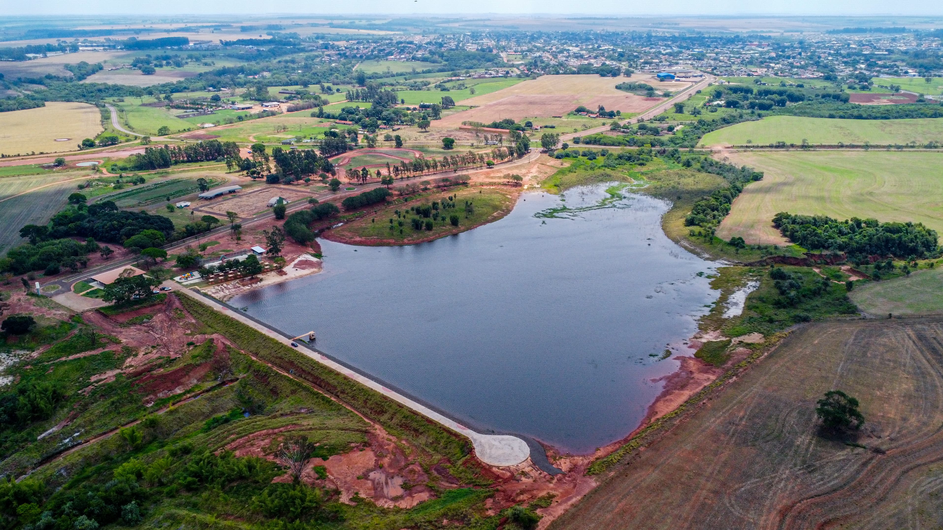 Nota Institucional: Município de Caarapó propõe Ação Judicial para garantir conclusão e segurança das obras do Balneário Municipal