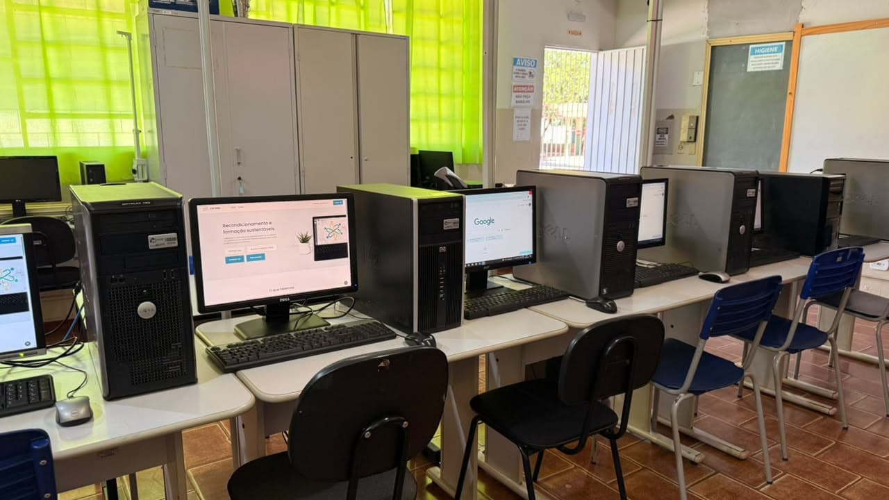 IFMS destina 50 computadores às escolas da Rede Municipal de Ensino de Caarapó