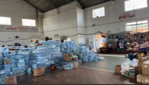 Donativos de Caarapó foram acondicionados no centro de recepção de doações do município gaúcho de Arroio do Meio